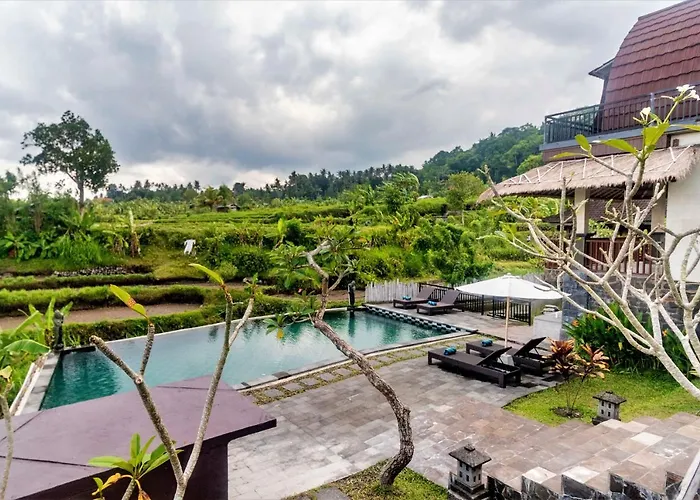 Alamgangga Tirta Gangga Karangasem